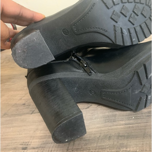 Guess black booties - Picture 4 of 5